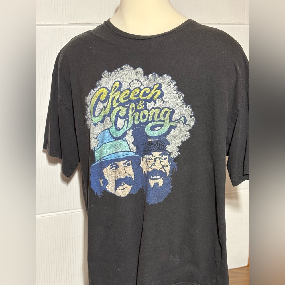 Cheech & Chong men’s 4XL T SHIRT. 30”length 26” p2p